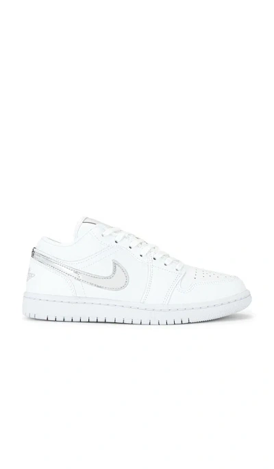 Jordan Air  1 Low Se Sneaker In White