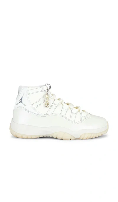 Jordan Air  11 Retro Sneaker