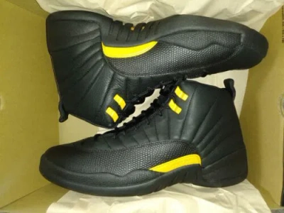 Pre-owned Jordan Air  12 Retro Black/taxi Ct8013-071 Men's Size 12 In Yellow