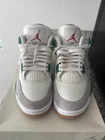 Pre-owned Jordan Brand 4 Sb Pine Green Shoes In White