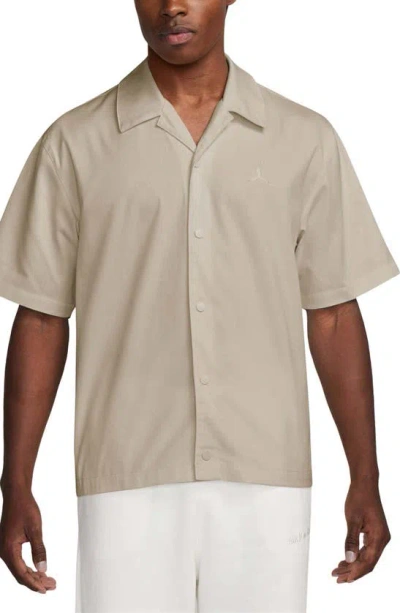 Jordan Flight Essentials Oversize Snap-up Camp Shirt In Legend Light Brown