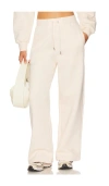 Jordan Flight Fleece Pants In Guava Ice