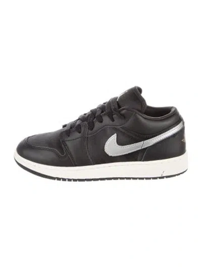 Pre-owned Jordan Babies' Low Se Retro 1 (gs) In Black/gold/silver