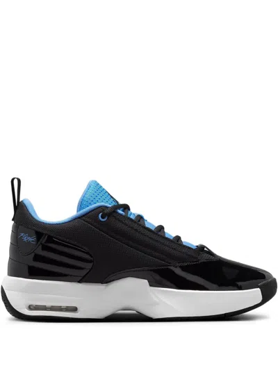 Jordan Max Aura 6 "black University/blue/white" Trainers