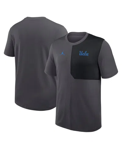 JORDAN MEN'S ANTHRACITE UCLA BRUINS 2025 SIDELINE UV PERFORMANCE COACH T-SHIRT