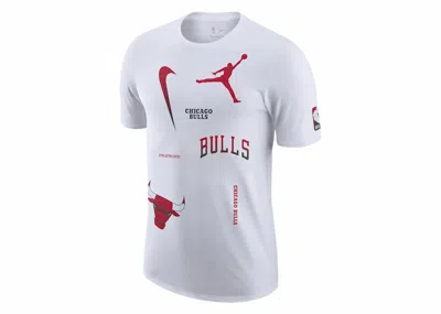 Pre-owned Jordan Men's  Nba Chicago Bulls Max 90 Courtside Loose Fit T-shirt In White