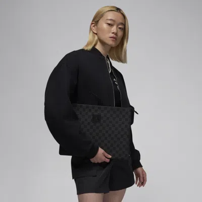 Jordan Monogram Pouch (0.98l) In Black