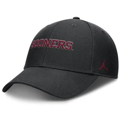 JORDAN MEN'S OKLAHOMA ON-FIELD RISE GAMEDAY  BRAND DRI-FIT COLLEGE TRUCKER ADJUSTABLE HAT,1015911490