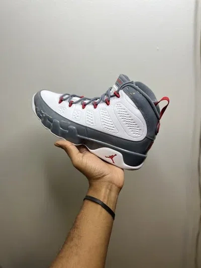 Pre-owned Jordan Size 10 -  9 Fire Red 2022 In White