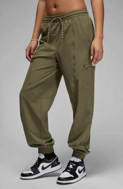 Jordan Sport Tunnel Pants In Green