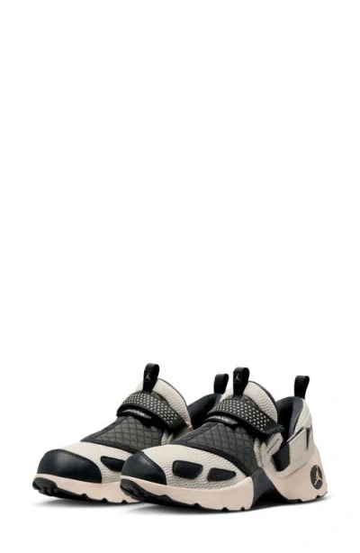 JORDAN JORDAN TRUNNER LX SNEAKER