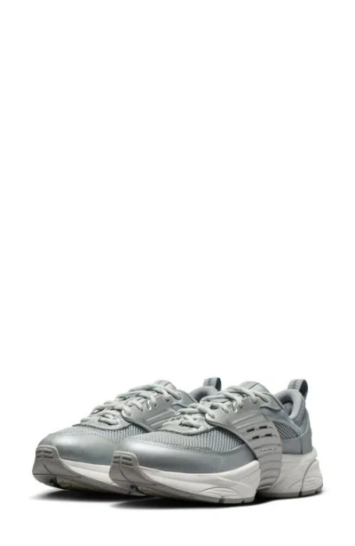 Jordan Trunner Panelled Sneakers In Gray