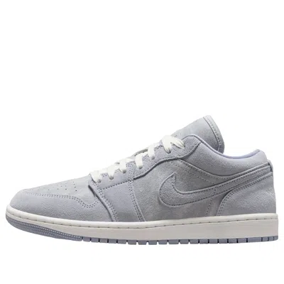 Jordan (wmns) Air  1 Low Se 'obsidian Mist Wolf Grey' In Gray