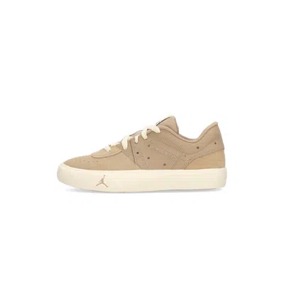 Jordan Women's Low Shoe Wmns  Series Es Desert/coconut Milk/dk Powder Blue