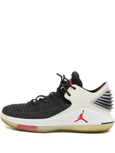 Pre-owned Jordan Xxxii Low-top Trainers In Black
