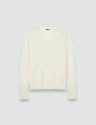 Joseph Light Pure Cashmere V Neck Jumper In Ivory