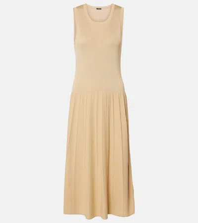 Joseph Midikleid In Nude