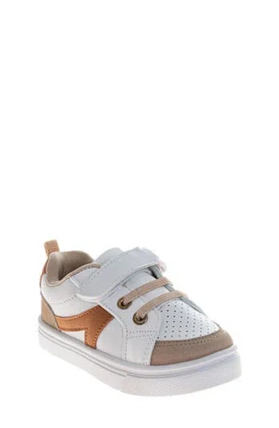Josmo Kids' Low Top Sneaker In White