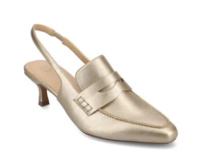 Journee Collection Amory Pump In Gold
