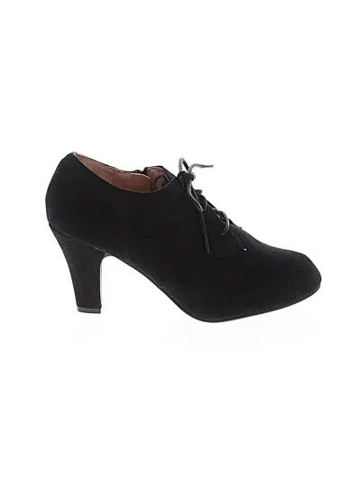 Pre-owned Journee Collection Ankle Boots In Black