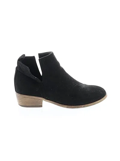 Pre-owned Journee Collection Ankle Boots In Black