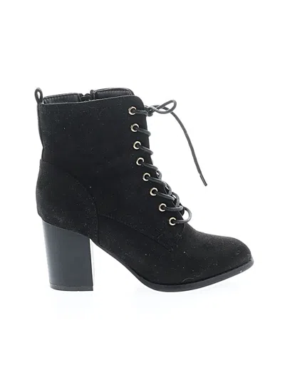 Pre-owned Journee Collection Ankle Boots In Black