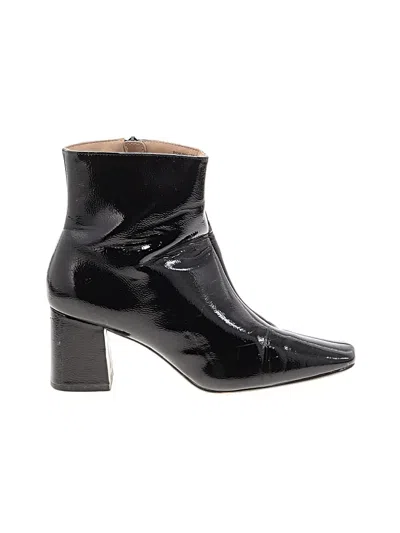 Pre-owned Journee Collection Ankle Boots In Black