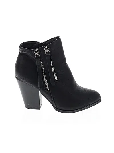 Pre-owned Journee Collection Ankle Boots In Black