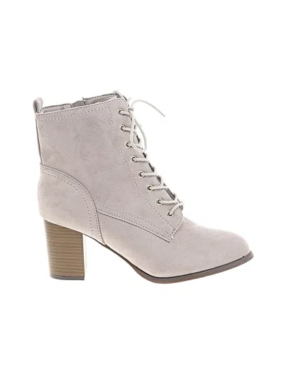 Pre-owned Journee Collection Ankle Boots In Gray