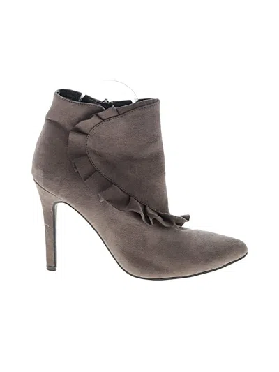 Pre-owned Journee Collection Ankle Boots In Gray