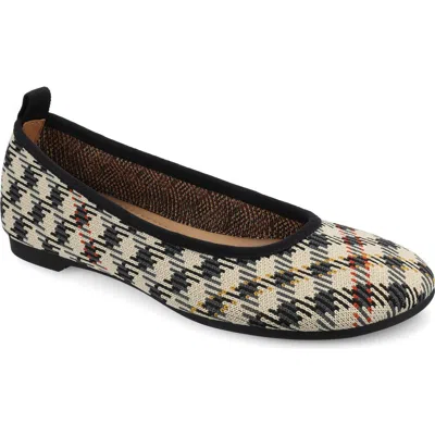 Journee Collection Aria Knit Flat In Multi