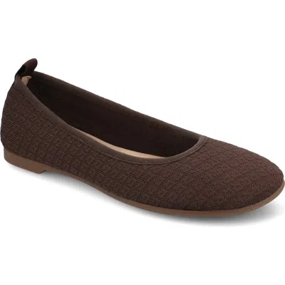 Journee Collection Womens Round Closed Toe Ballet Flats In Brown