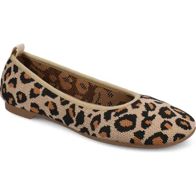 Journee Collection Womens Round Closed Toe Ballet Flats In Animal Print