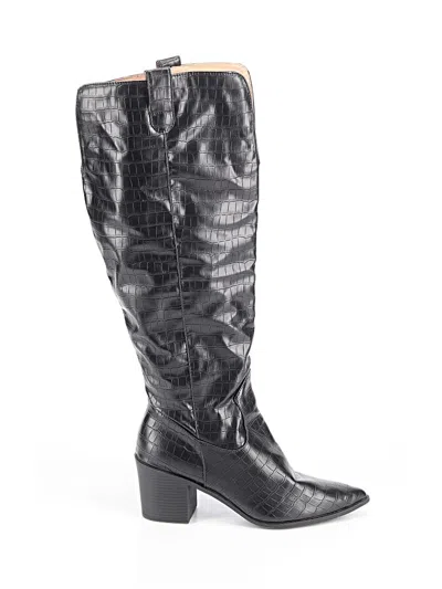 Pre-owned Journee Collection Boots In Black