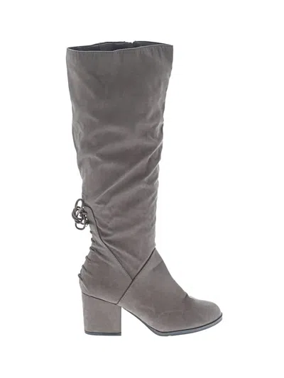Pre-owned Journee Collection Boots In Gray