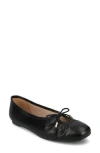 Journee Collection Callee Keyhole Square Toe Flat In Black