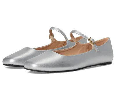 Journee Collection Carrie Flat In Gray