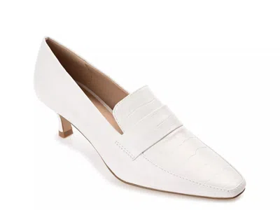 Journee Collection Celina Pump In White