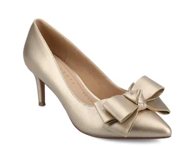 Journee Collection Crystol Pump In Gold