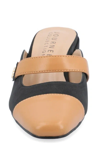 Journee Collection Dalla Pump In Black