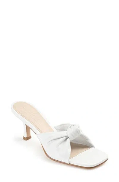 Journee Collection Finlee Sandal In White