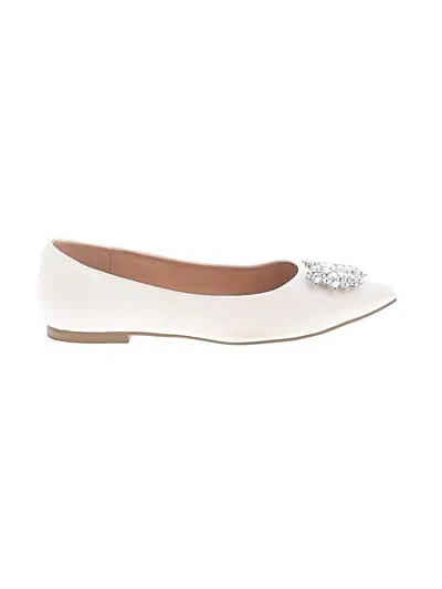 Pre-owned Journee Collection Flats In Ivory