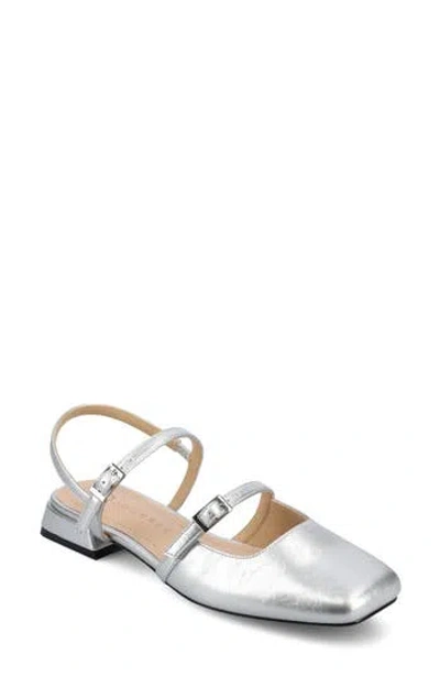 Journee Collection Gretchenn Slingback Mary Jane Pump In Gold