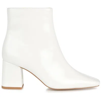 Journee Collection Haylinn Bootie Women's Matte White Ankle Boots Lion4