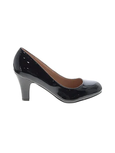 Pre-owned Journee Collection Heels In Black