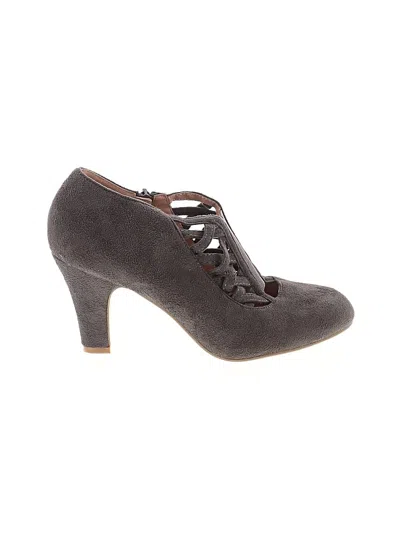 Pre-owned Journee Collection Heels In Gray