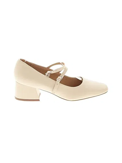 Pre-owned Journee Collection Heels In Ivory