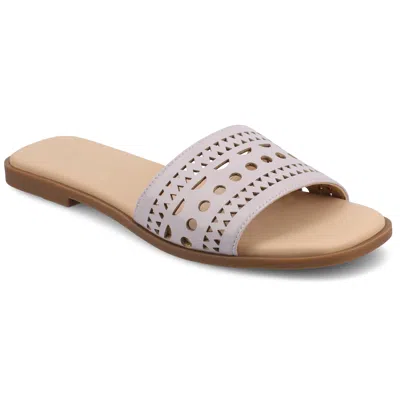 JOURNEE COLLECTION JOURNEE WOMEN'S BRODIE FLAT SANDALS