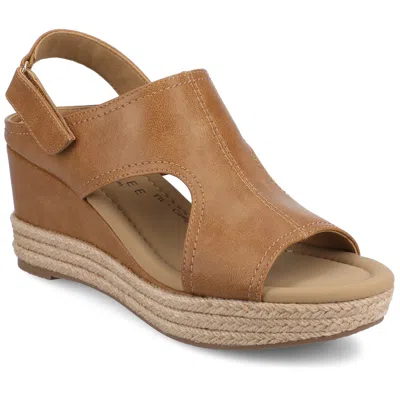 Journee Collection Journee Women's Rayleigh Espadrille Wedges In Brown