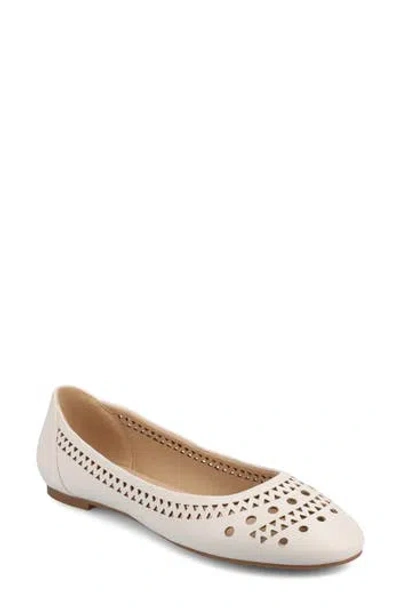 Journee Collection Kamrah Ballet Flat In Bone